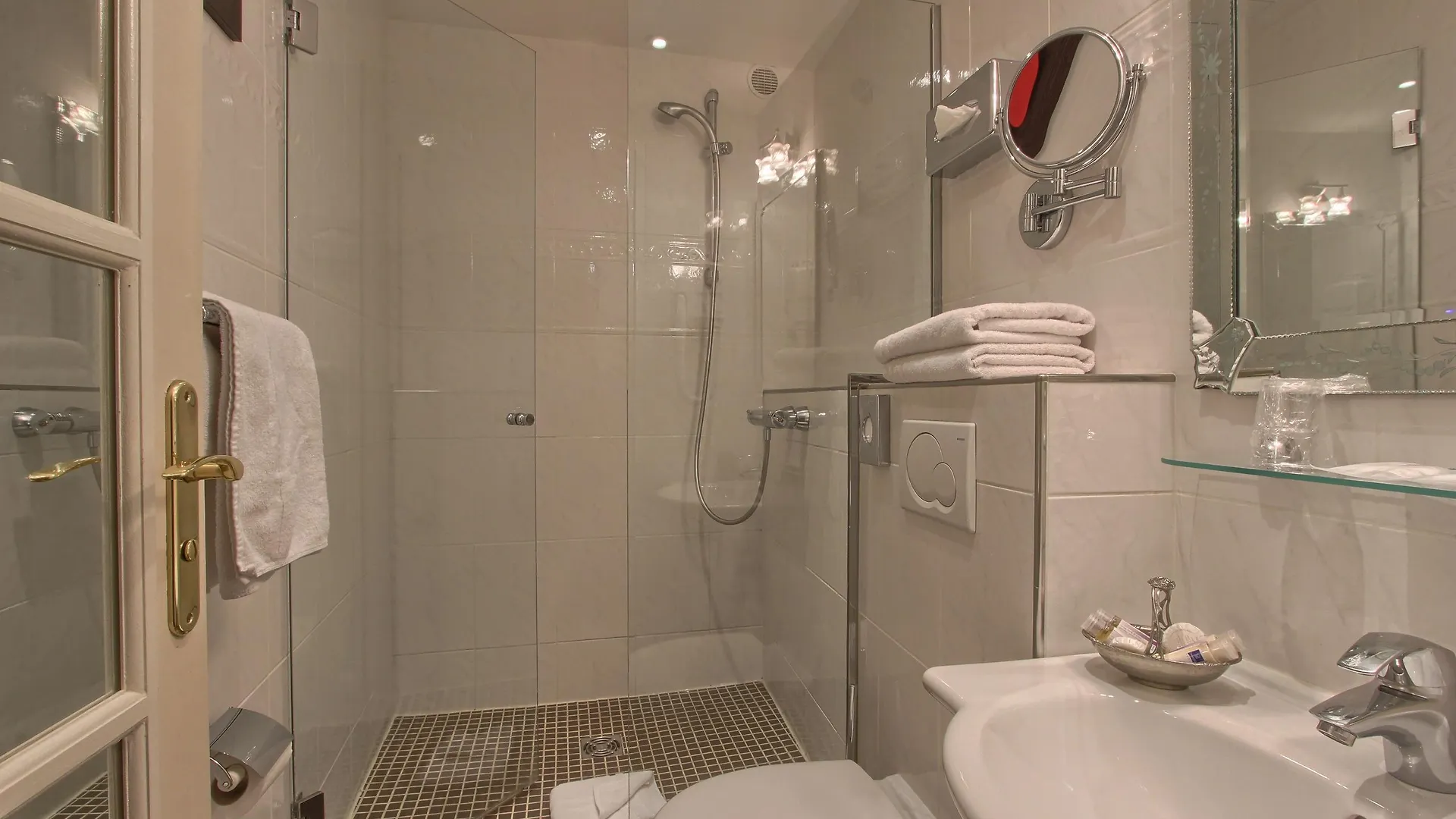 Hotell Timhotel Tour Montparnasse Paris