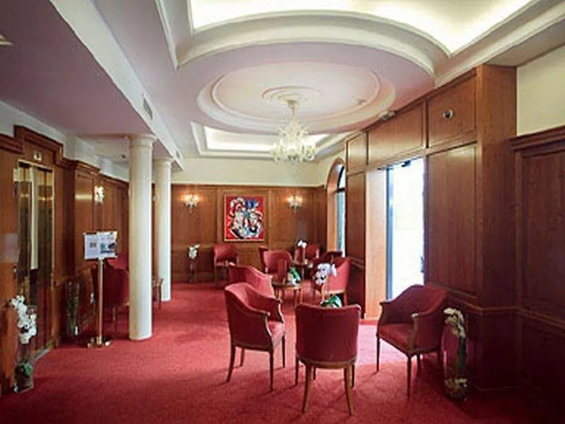 Timhotel Tour Montparnasse Paris 3*,